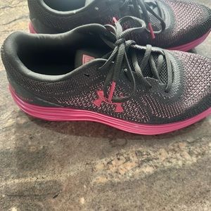 Underarmour shoes! Barely Worn